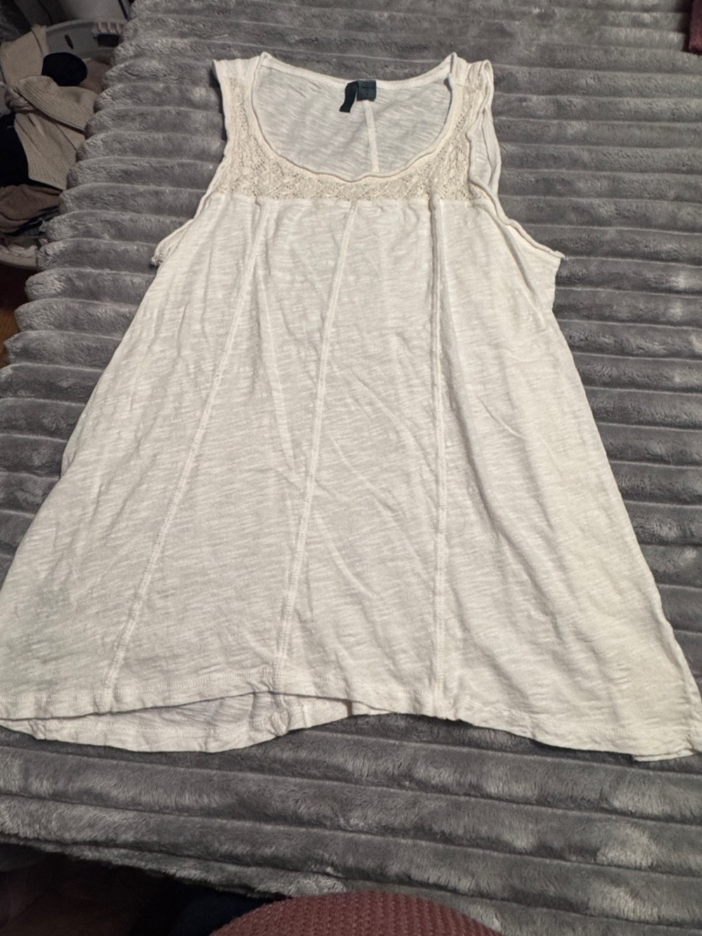 Sleeveless Lace Tank Top in Light Cream